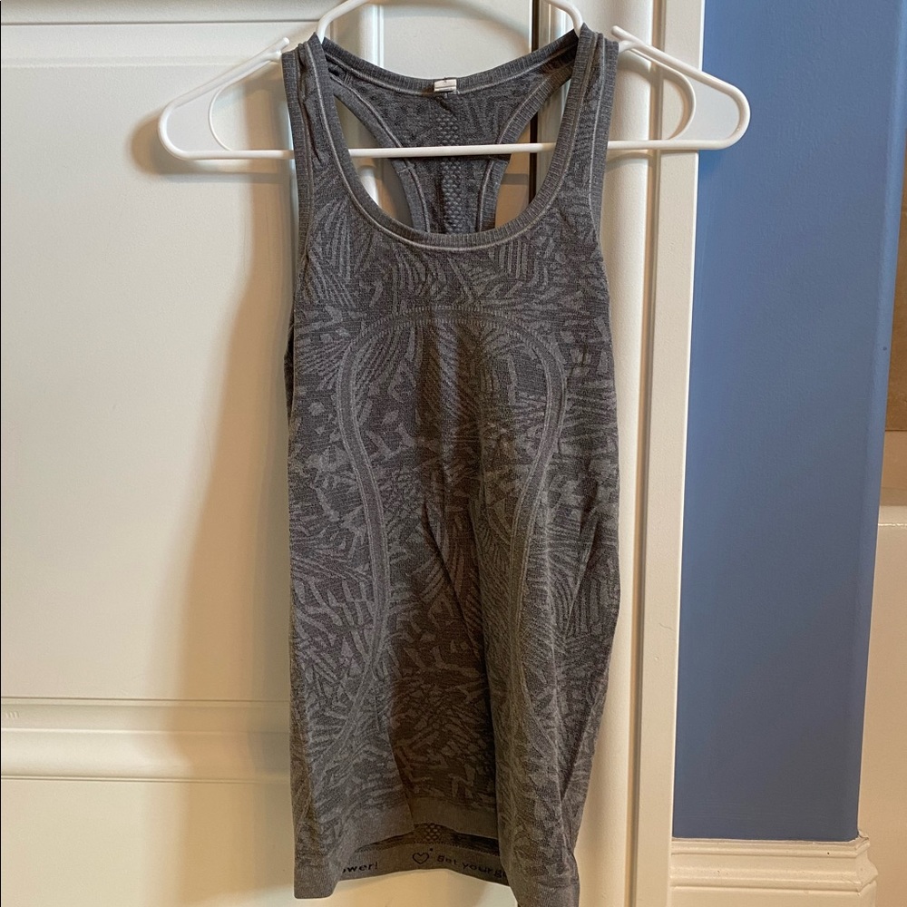 Lululemon women’s run slim fit swifty patterned tank